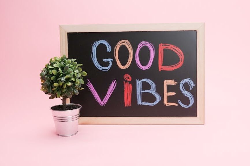 Good vibes only - answering gratitude journal questions will help you build more grateful mindset