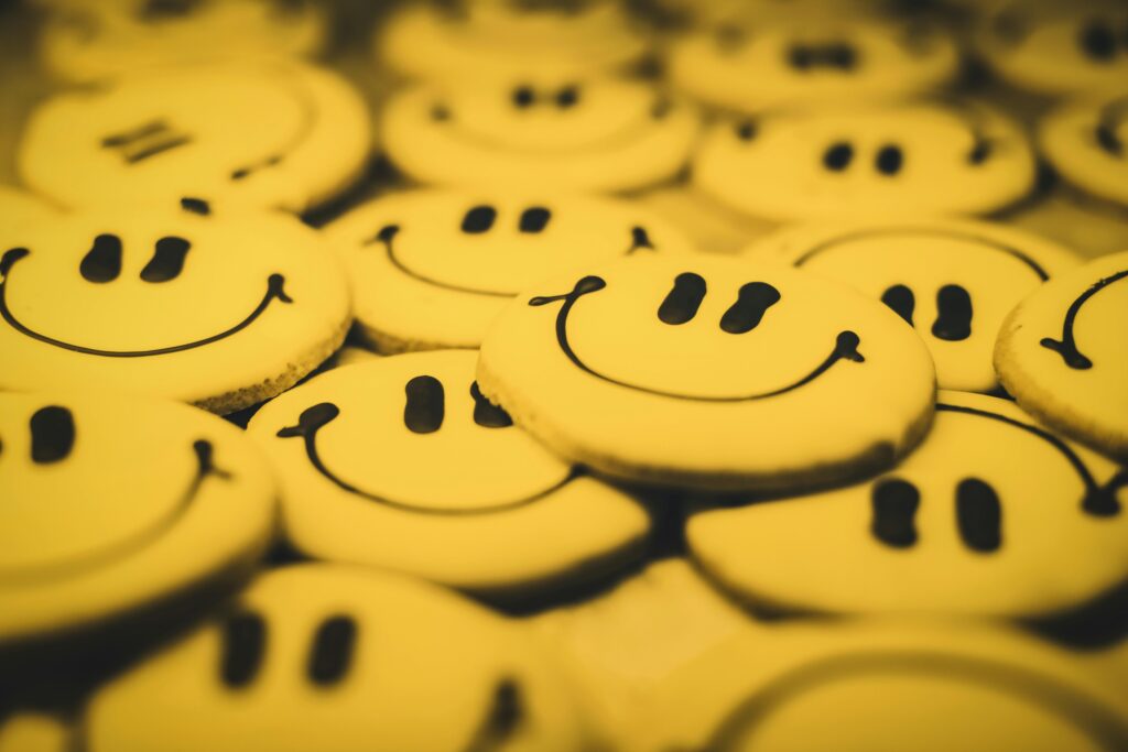 Happy emojis - having a positive mindset will change your life in way you can't even imagine (positive vs negative mindset)