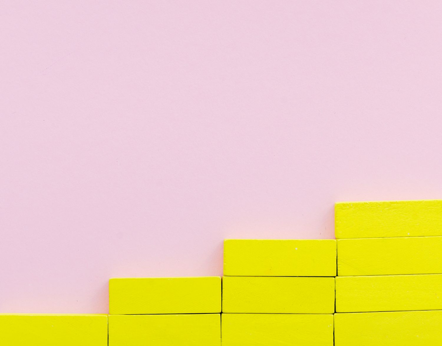 Having hard time to know which of self-sabotaging habits and self-sabotaging patterns you're doing? Learn about habits that undermine growth so you can get unstuck and live your best life.