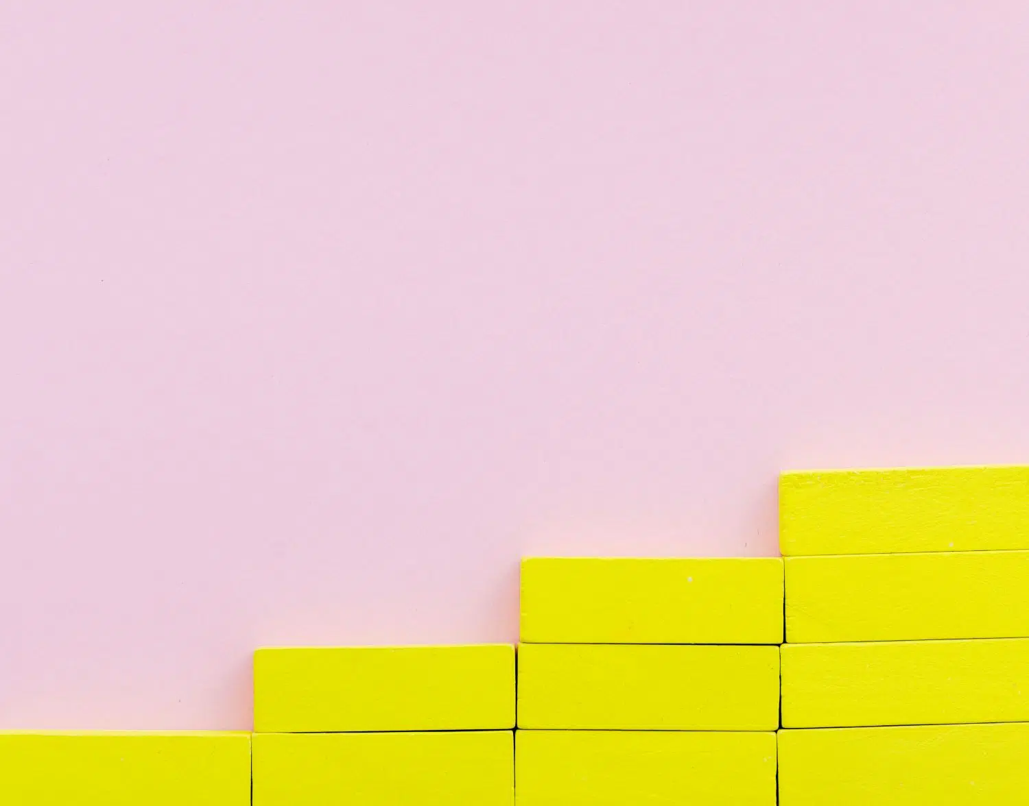 Having hard time to know which of self-sabotaging habits and self-sabotaging patterns you're doing? Learn about habits that undermine growth so you can get unstuck and live your best life.