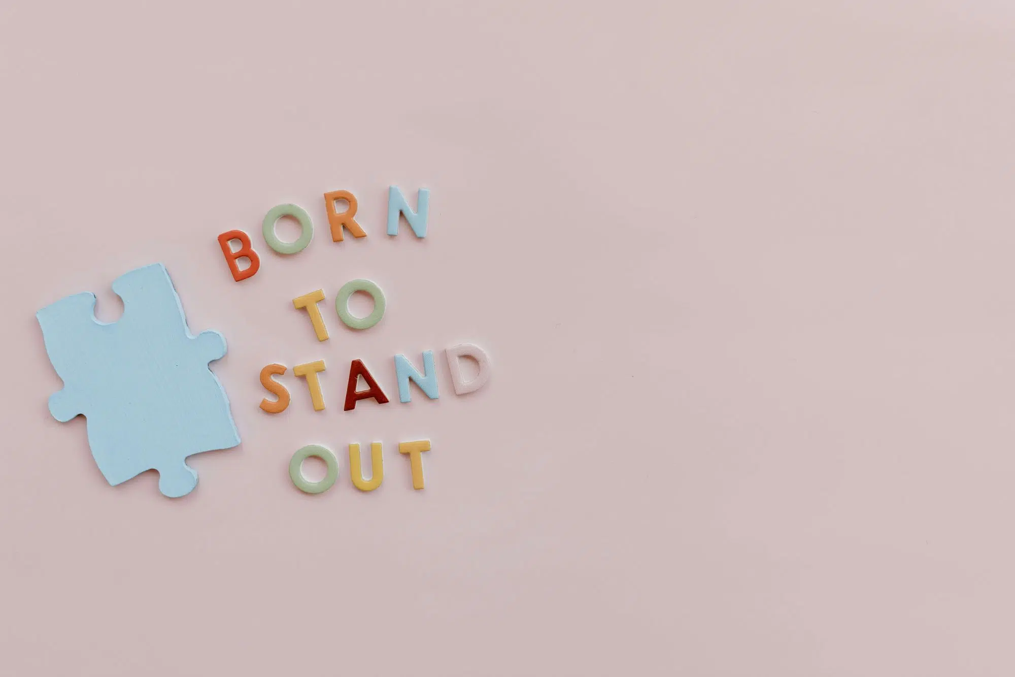 Born to stand out find your self-sabotaging patterns and patterns that keep you stuck to finally change your life and become the best version of yourself.