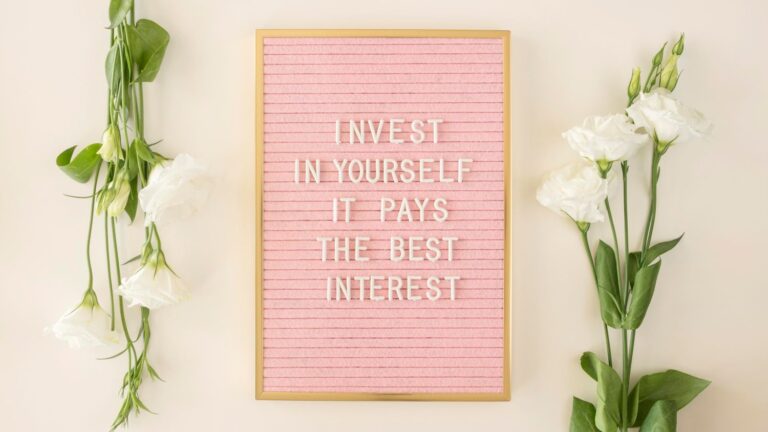 Journal prompts for self-growth for personal growth and self development. Using these journaling prompts for self growth will help you become your best self and change your life.