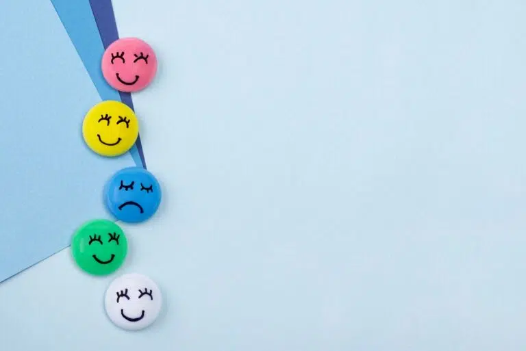 How to do an emotional check-in? In this article you'll find emotional check-in journal prompts, daily emotional check-in tips, emotional check-in questions for adults and so much more.