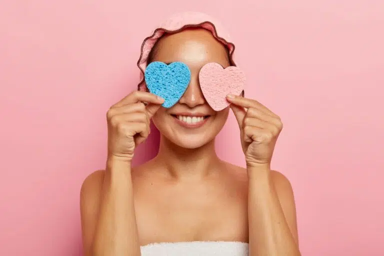 Learn how to practice self-love, how to love yourself and develop self-love habits. Self-love doesn't require grand gestures, sometimes a minute or two do the trick.