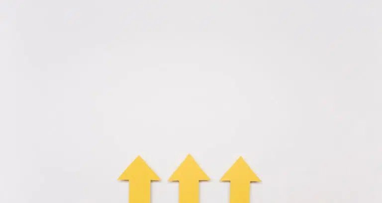 Find simple habits to change your life and you can start doing today. If you've been wondering how to change your life and which positive habits to build this article will give you the answers.
