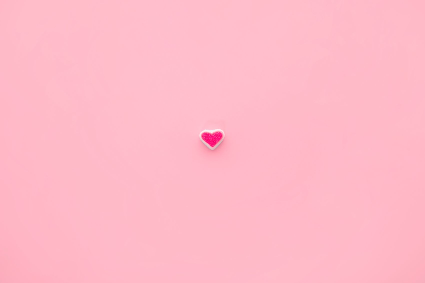 In this article you'll find self-love questions to reconnect with yourself, self-reflection questions and self-love journal prompts.